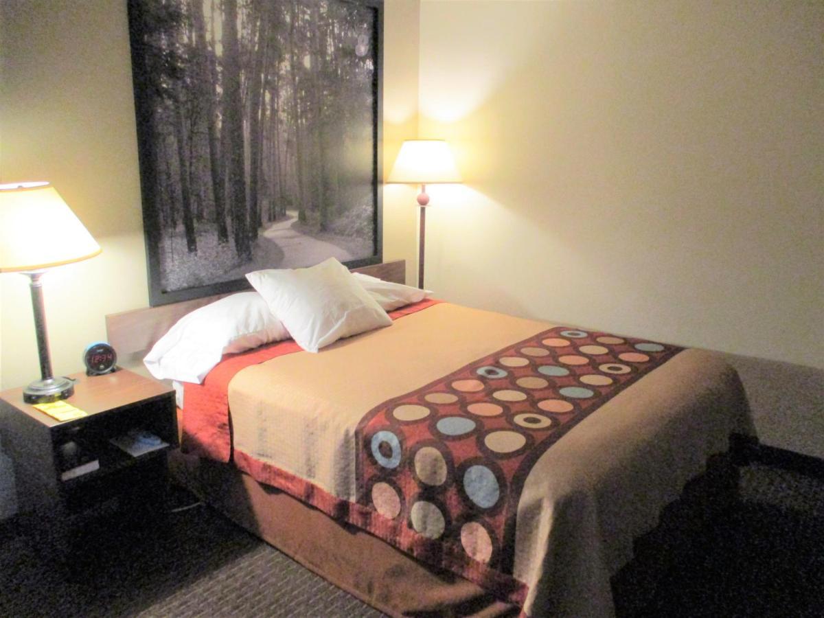Super 8 by Wyndham Bemidji MN Hotel Eksteriør billede