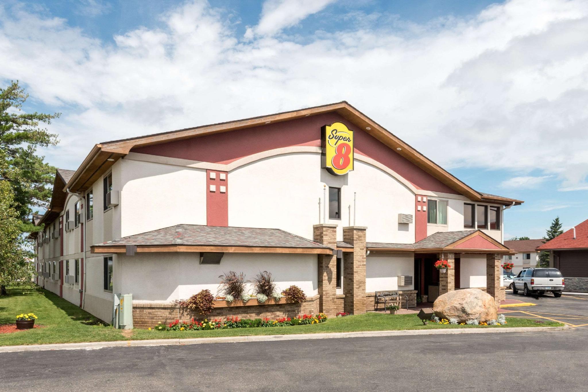 Super 8 by Wyndham Bemidji MN Hotel Eksteriør billede